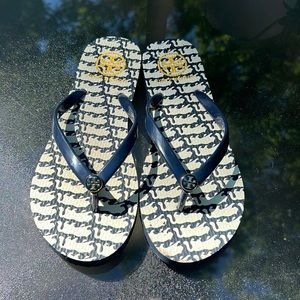 .:Tory Burch Flip Flips Sz 7:.